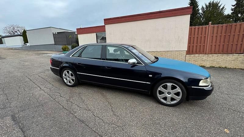 Gebraucht Audi S8 360 PS (264 kW) 2001 Blau Limousine