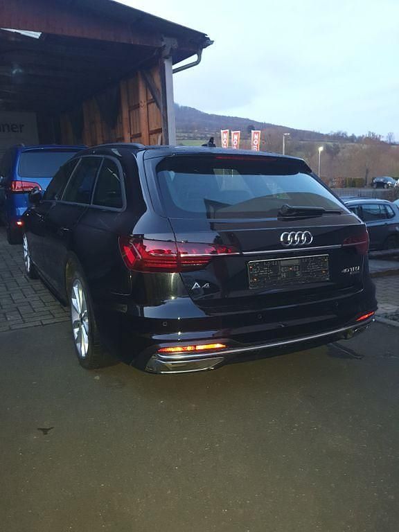 Gebraucht Audi A4 Advanced 204 PS (150 kW) 2024 Mythosschwarz Kombi