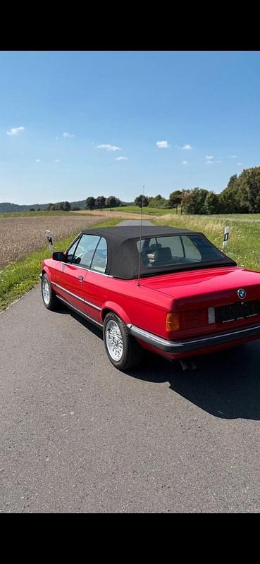 Gebraucht BMW 325 170 PS (125 kW) 1989 Rot Cabrio