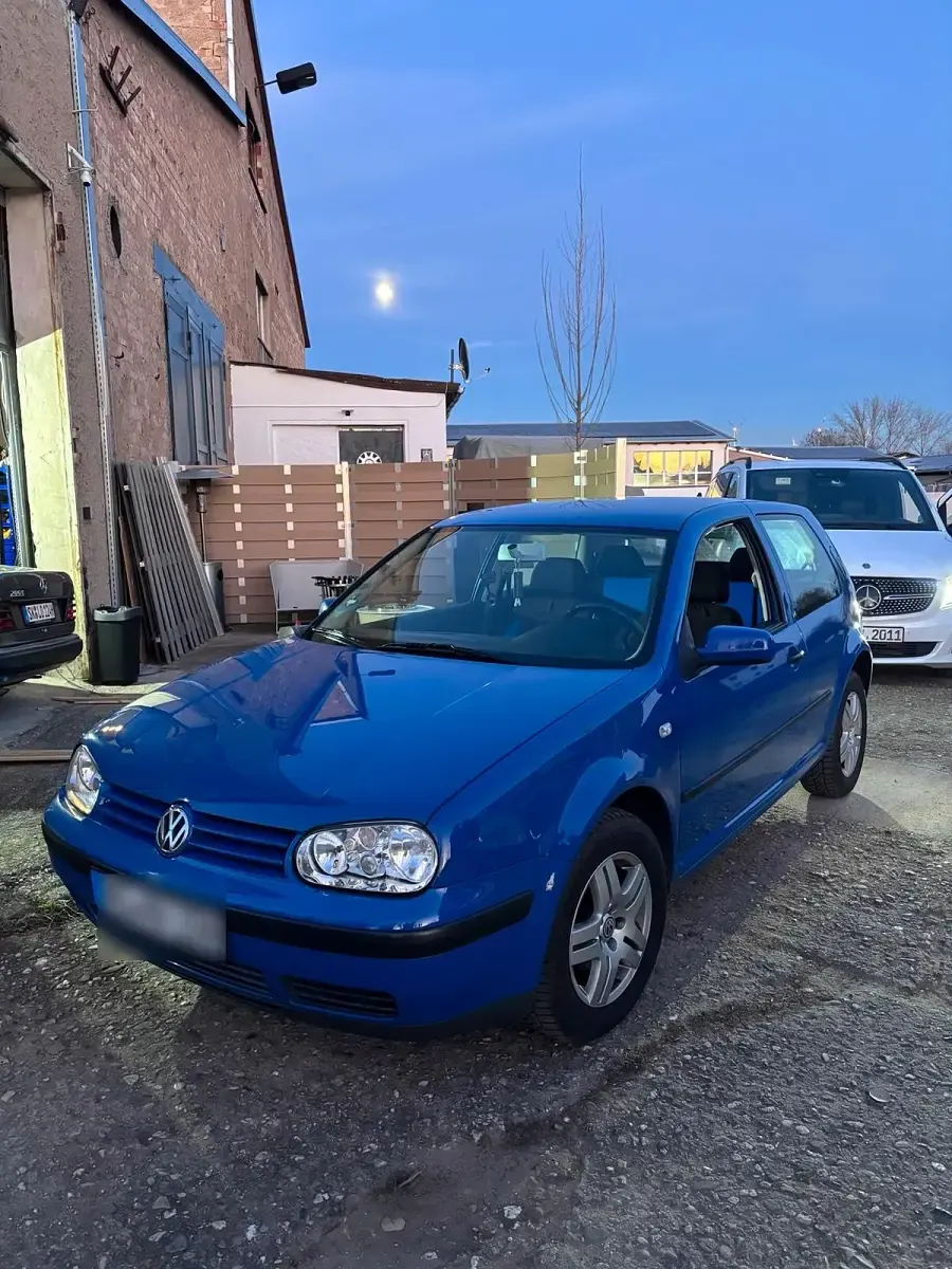 Brugt VW Golf IV 101 HK (74 kW) 2001 Blå Hatchback