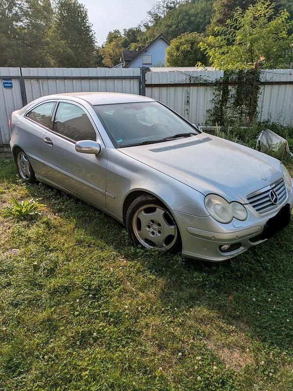 Silber Gebraucht 2004 Mercedes C220 Coupé | 1.200 € (Superpreis) - Bild 1/4