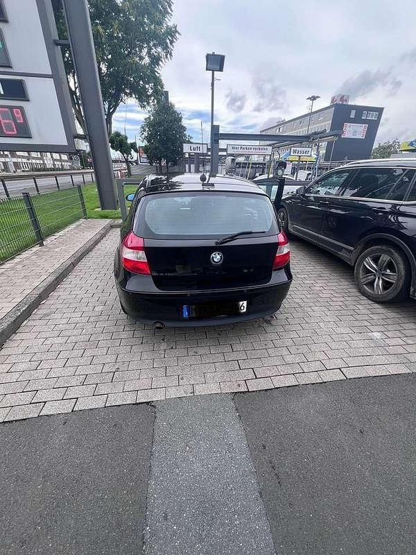 Gebraucht BMW 116 116 PS (85 kW) 2006 Schwarz Kleinwagen