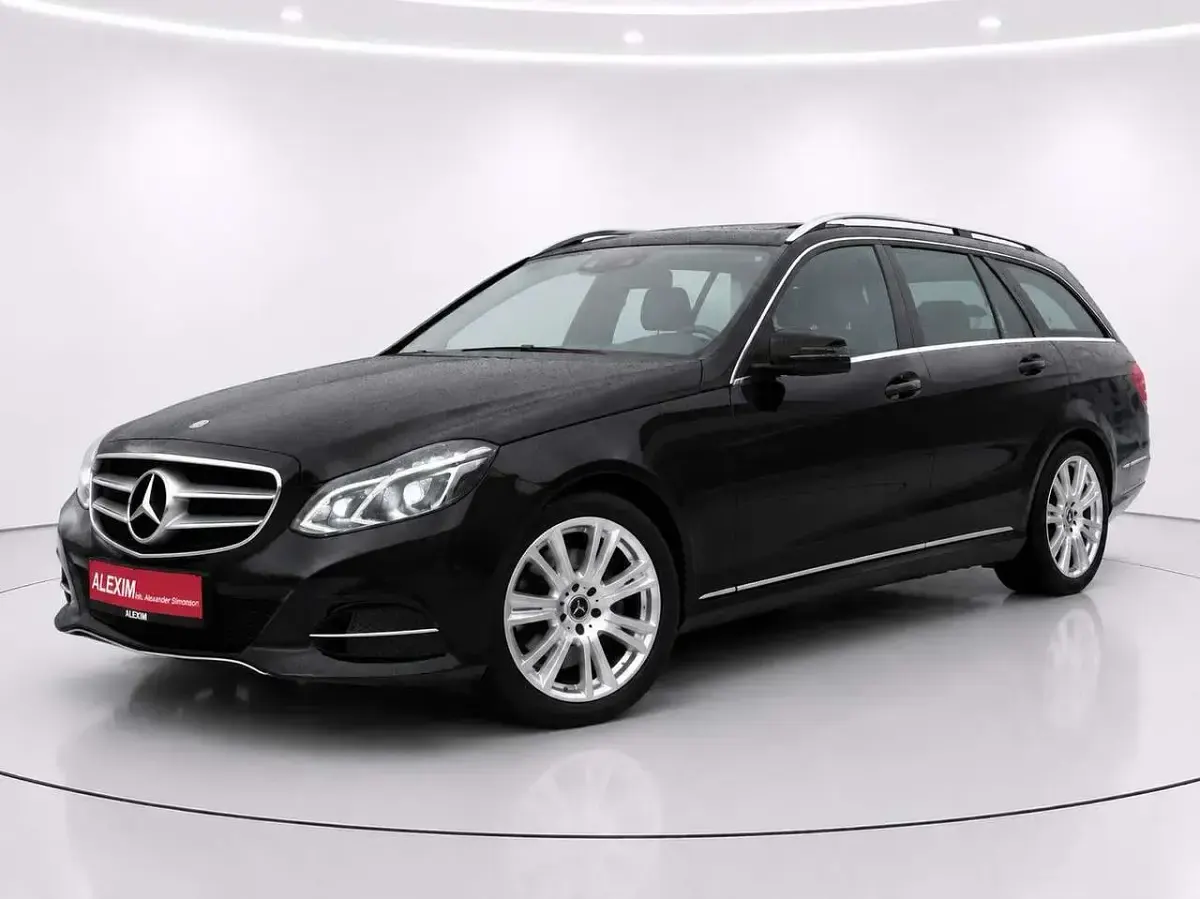 Gebraucht Mercedes E220 Avantgarde 170 PS (125 kW) 2014 Schwarz Kombi