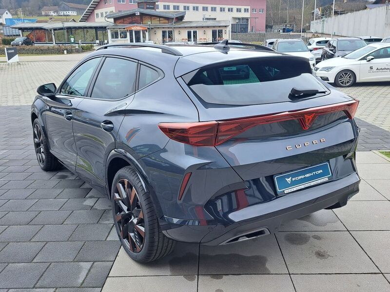 Neu Cupra Formentor 150 PS (110 kW) 2025 Grau SUV