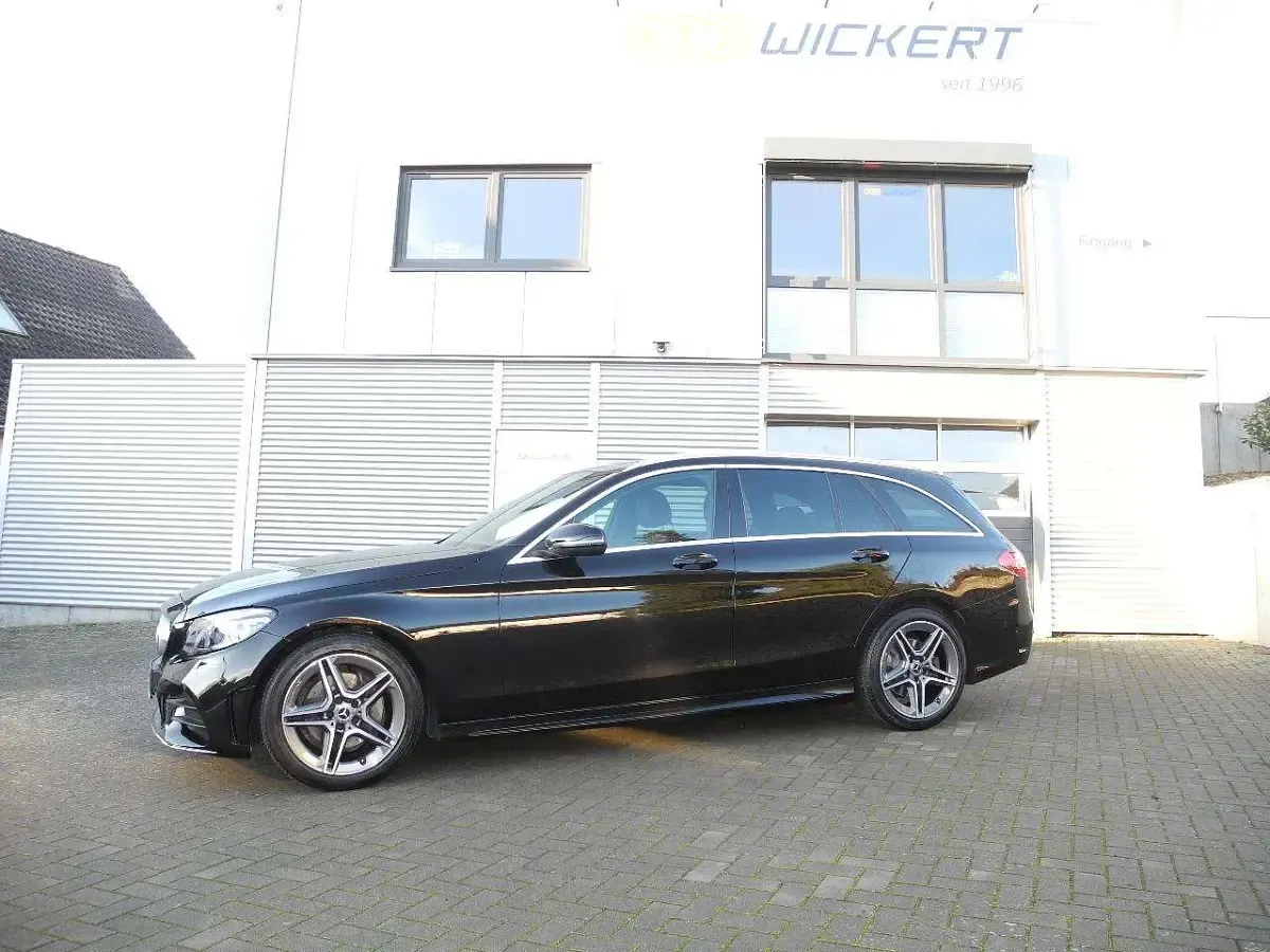 Gebraucht Mercedes C200 AMG line 184 PS (135 kW) 2020 Obsidianschwarz  metalliclack Kombi