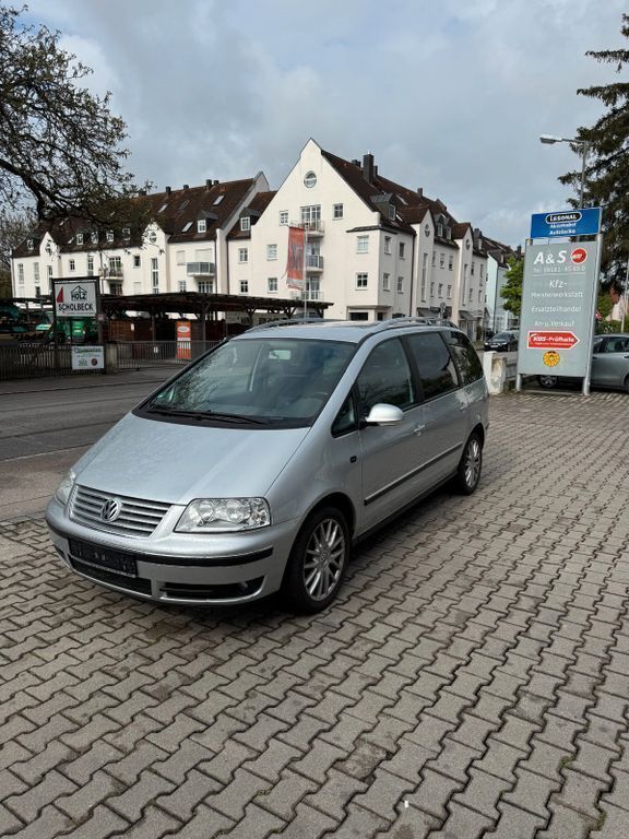 Grau Gebraucht 2007 VW Sharan Comfortline Van / Kleinbus | 3.900 € (Fairer Preis) - Bild 1/4