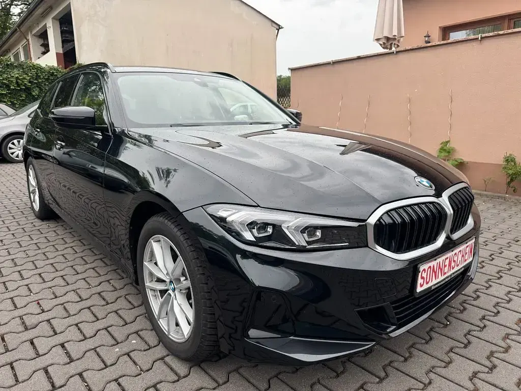 Gebraucht BMW 318 Sport Line 150 PS (110 kW) 2025 Schwarz Limousine