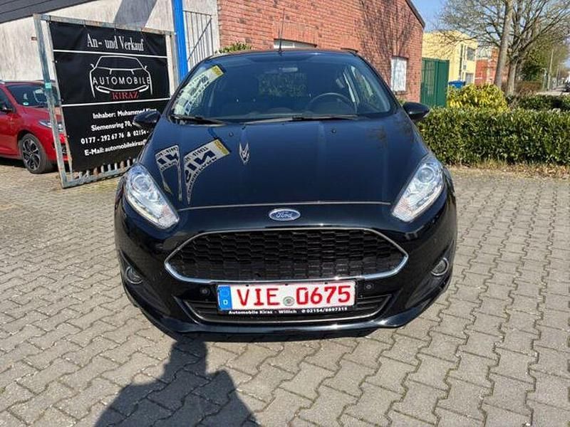 Gebraucht Ford Fiesta Celebration 80 PS (58 kW) 2017 Schwarz Kleinwagen