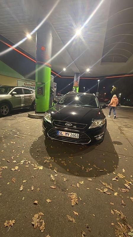 Schwarz Gebraucht 2013 Ford Mondeo Kombi | 7.900 € (Guter Preis) - Bild 1/4