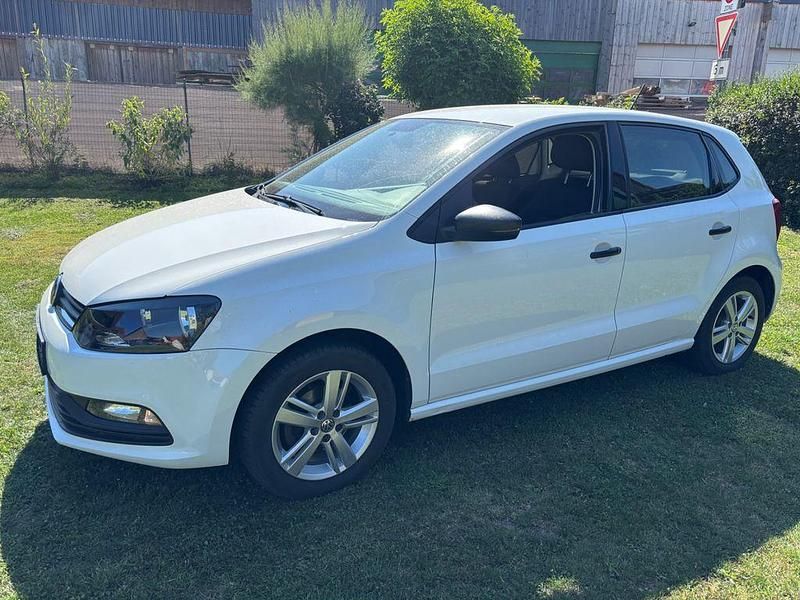 Weiß Gebraucht 2014 VW Polo Trendline Limousine | 6.800 € (Fairer Preis) - Bild 1/4