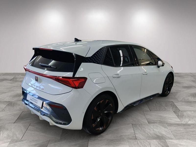 Second-hand Cupra Born e-Boost 169 kW (231 CP) 2025 Alb Hatchback