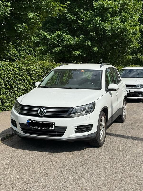 Weiß Gebraucht 2015 VW Tiguan SUV | 11.600 € (Fairer Preis) - Bild 1/4