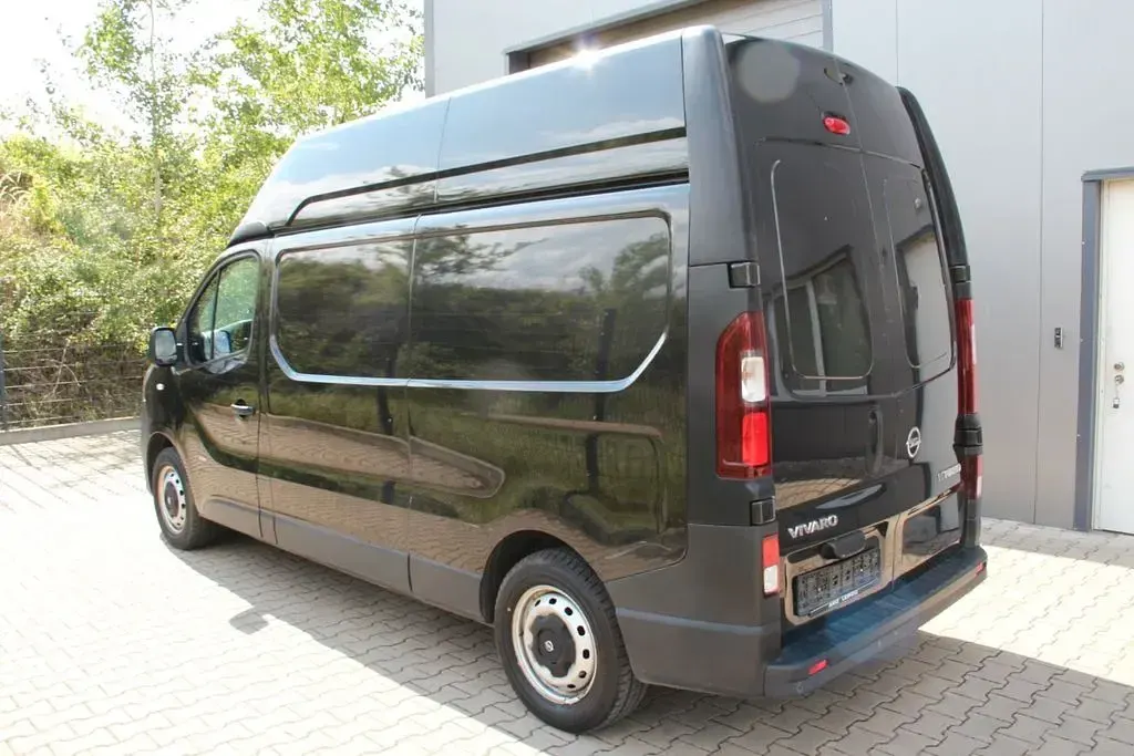 Gebraucht Opel Vivaro 125 PS (91 kW) 2017 Schwarz Van / Kleinbus