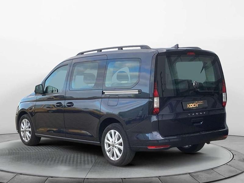 Gebraucht VW Caddy Life 122 PS (89 kW) 2023 Starlight blue metallic Van / Kleinbus