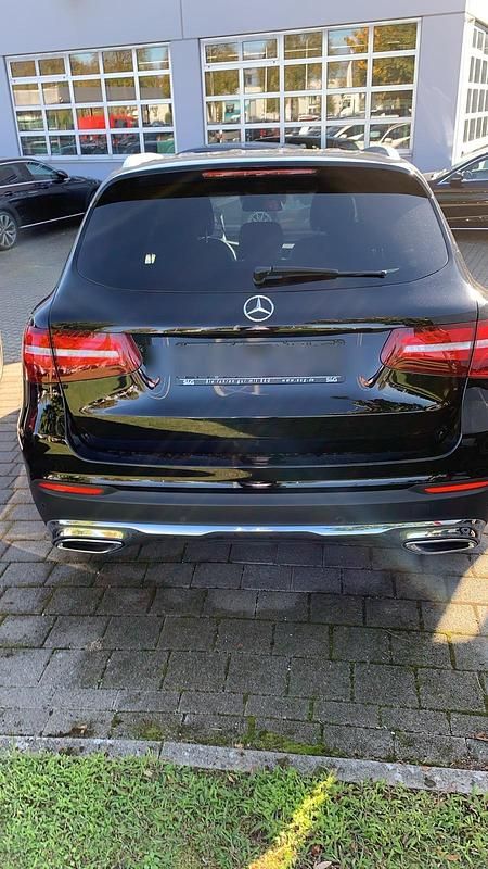 Gebraucht Mercedes GLC250 204 PS (150 kW) 2016 Schwarz SUV