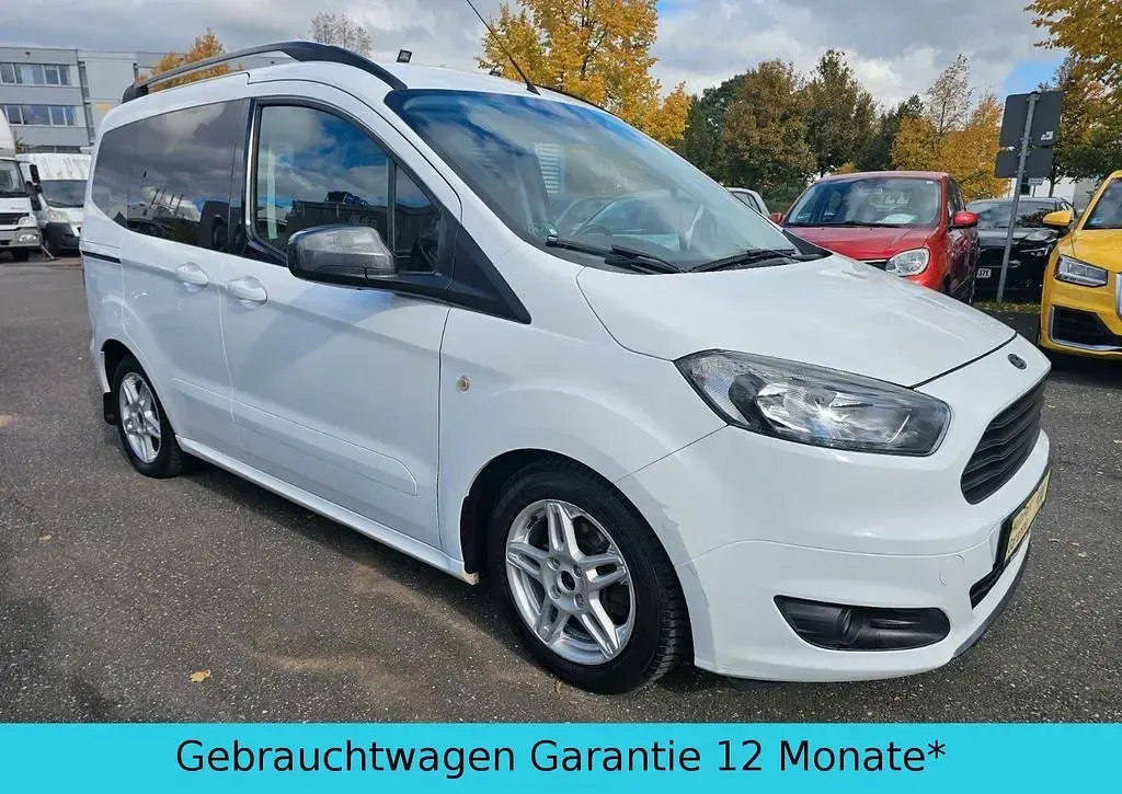 Gebraucht Ford Tourneo Courier Sport 95 PS (69 kW) 2017 Weiß Van / Kleinbus