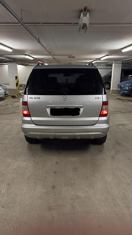 Gebraucht Mercedes ML270 163 PS (119 kW) 2002 Silber SUV