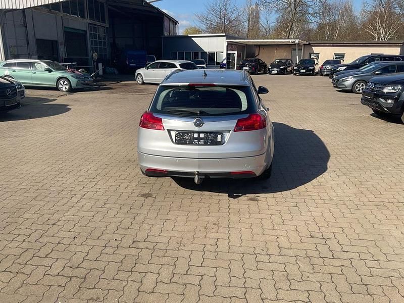 Gebraucht Opel Insignia Edition 131 PS (96 kW) 2013 Silber Kombi