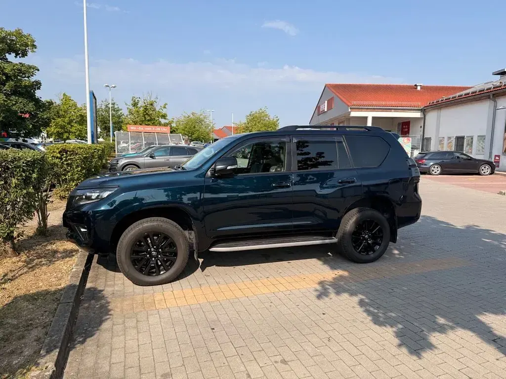 Gebraucht Toyota Land Cruiser TEC-Edition 204 PS (150 kW) 2023 Blau SUV