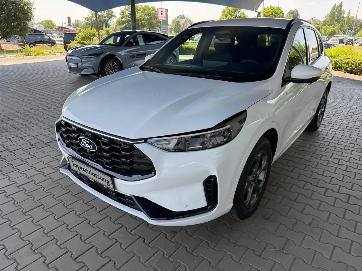 Neu Ford Kuga ST-Line 180 PS (132 kW) 2026 Frozen white (weiss) SUV