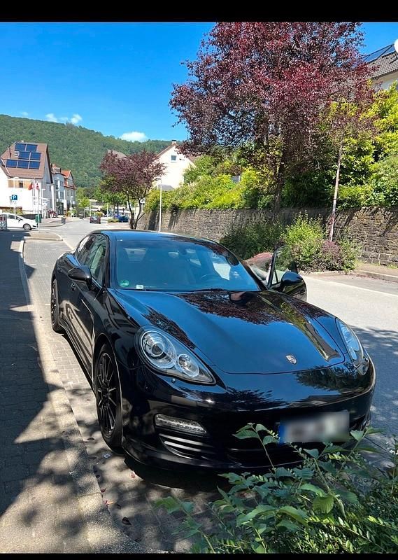 Gebraucht Porsche Panamera 250 PS (183 kW) 2012 Schwarz Kleinwagen