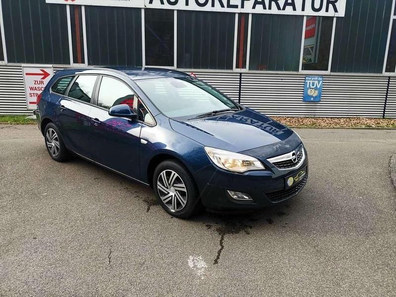 Gebraucht Opel Astra Selection 101 PS (74 kW) 2011 Royal blau (s2) Kombi