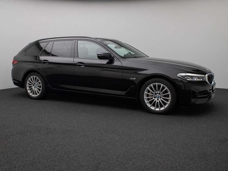Gebraucht BMW 530 Sport Line 292 PS (214 kW) 2021 Schwarz 2668 Kombi