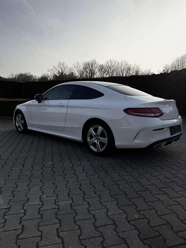 Gebraucht Mercedes C200 184 PS (135 kW) 2019 Weiß Coupé