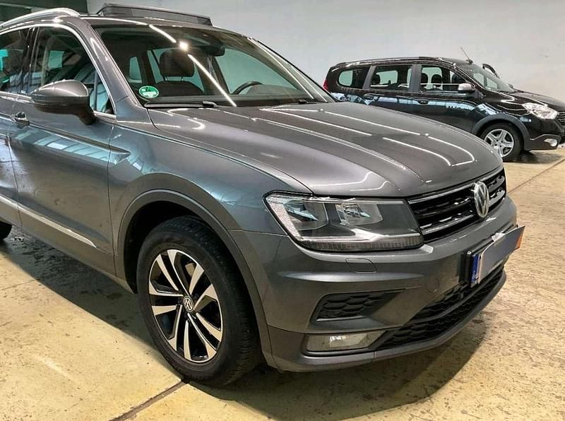 Gebraucht VW Tiguan 150 PS (110 kW) 2020 Grau SUV