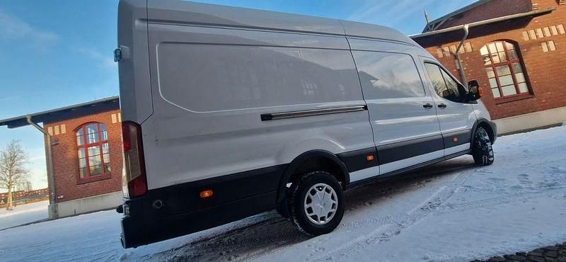 Gebraucht Ford Transit Trend 131 PS (96 kW) 2018 Weiß Van / Kleinbus