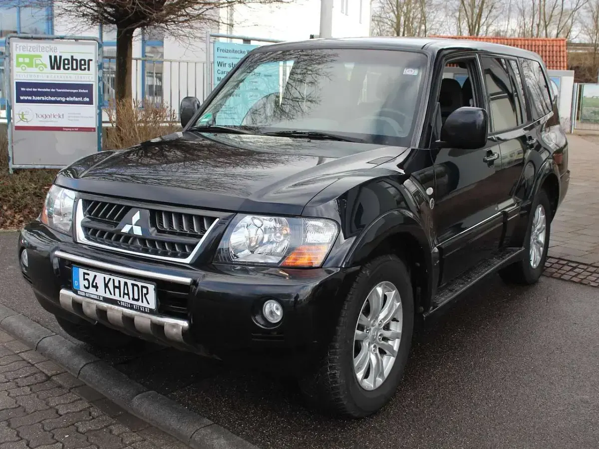 Gebraucht Mitsubishi Pajero Elegance 160 PS (117 kW) 2006 Schwarz SUV