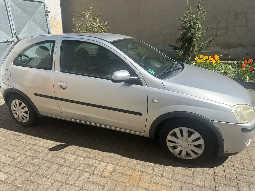 Używany Opel Corsa 60 KM (44 kW) 2004 Szary Hatchback