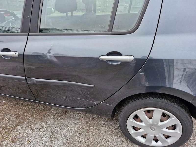 Gebraucht Renault Clio II Authentique 75 PS (55 kW) 2007 Schwarz Limousine