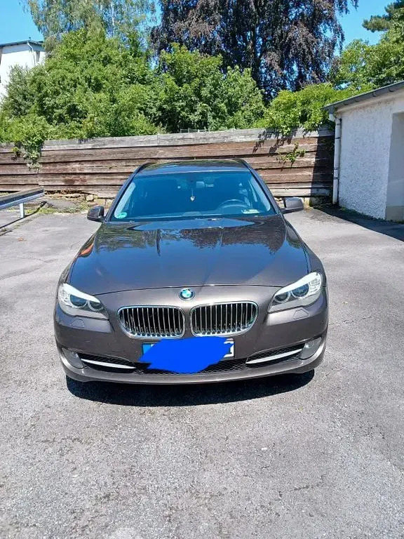 Gebraucht BMW 528 245 PS (180 kW) 2013 Braun Kombi