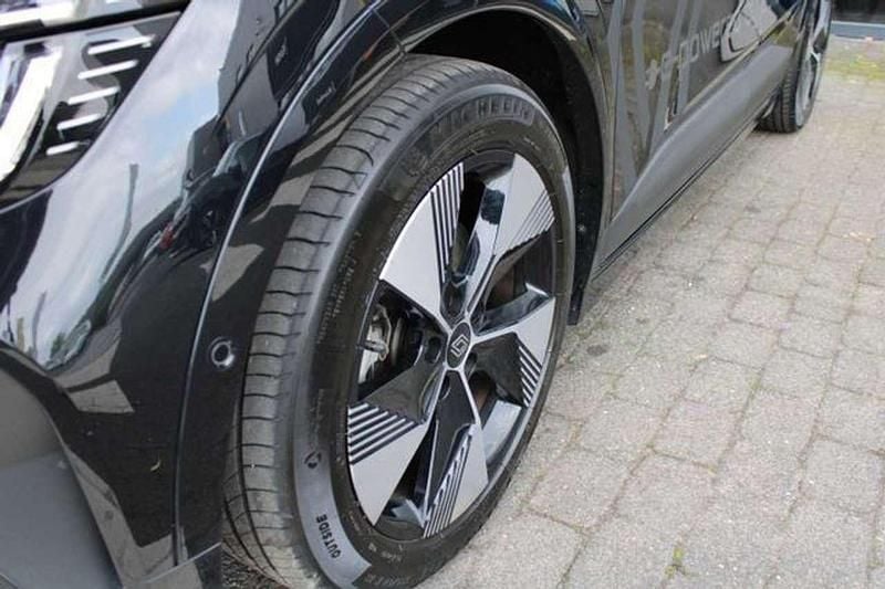 Second-hand Renault Megane E-Tech Evolution 160 kW (218 CP) 2023 Negru Berlinǎ