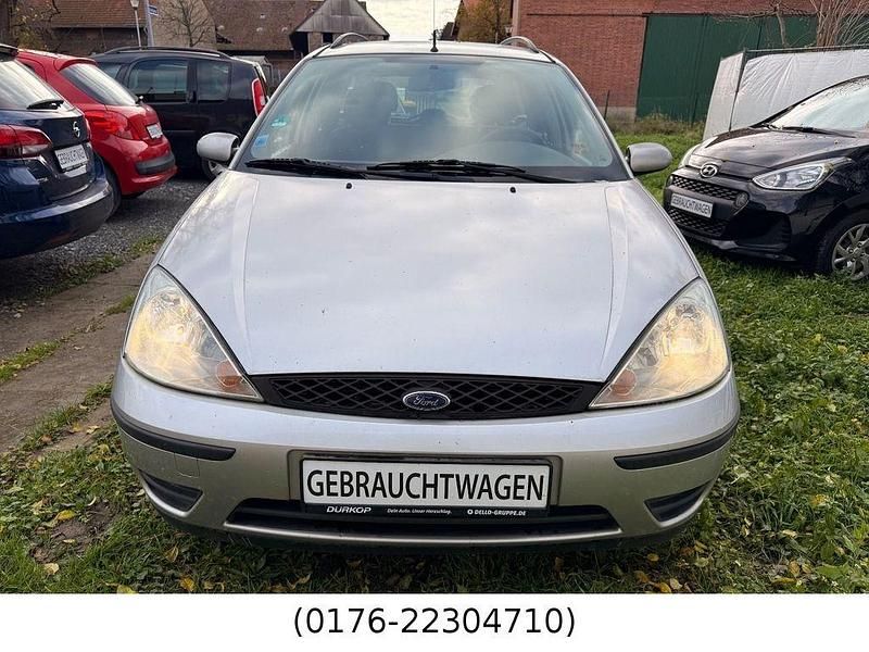 Silber Gebraucht 2004 Ford Focus Ambiente Kombi | 600 € (Superpreis) - Bild 1/4
