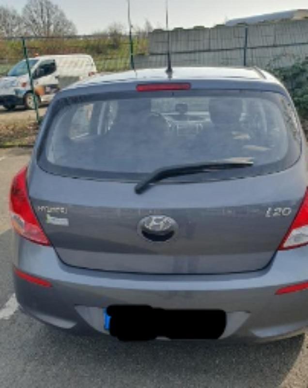 Gebraucht Hyundai i20 Edition 86 PS (63 kW) 2014 Grau Kleinwagen