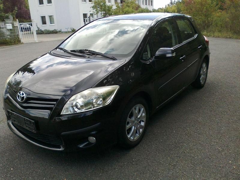 Schwarz Gebraucht 2012 Toyota Auris Comfort Limousine | 4.700 € (Fairer Preis) - Bild 1/4