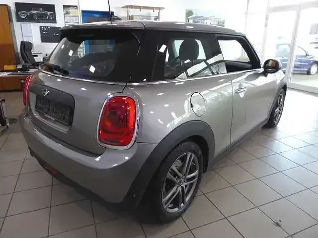 Gebraucht Mini ONE 102 PS (75 kW) 2019 Silber Kleinwagen