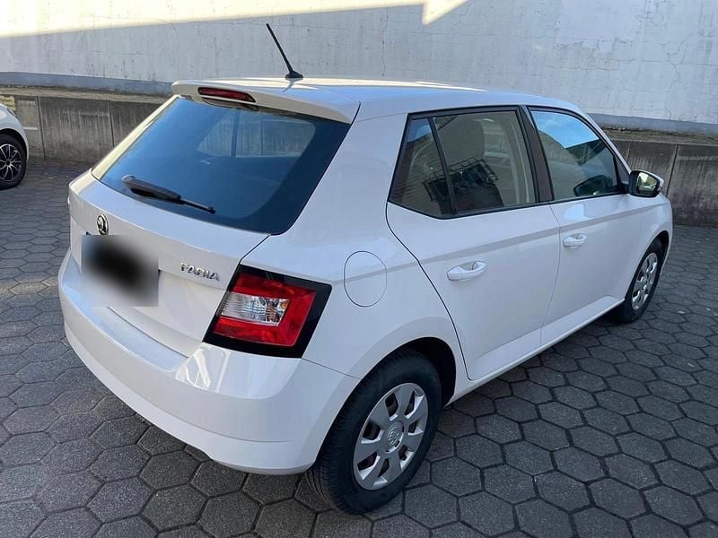 Gebraucht Skoda Fabia Active 60 PS (44 kW) 2015 Weiß Kleinwagen