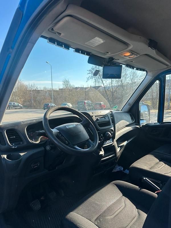 Gebraucht Iveco Daily 150 PS (110 kW) 2016 Blau Van