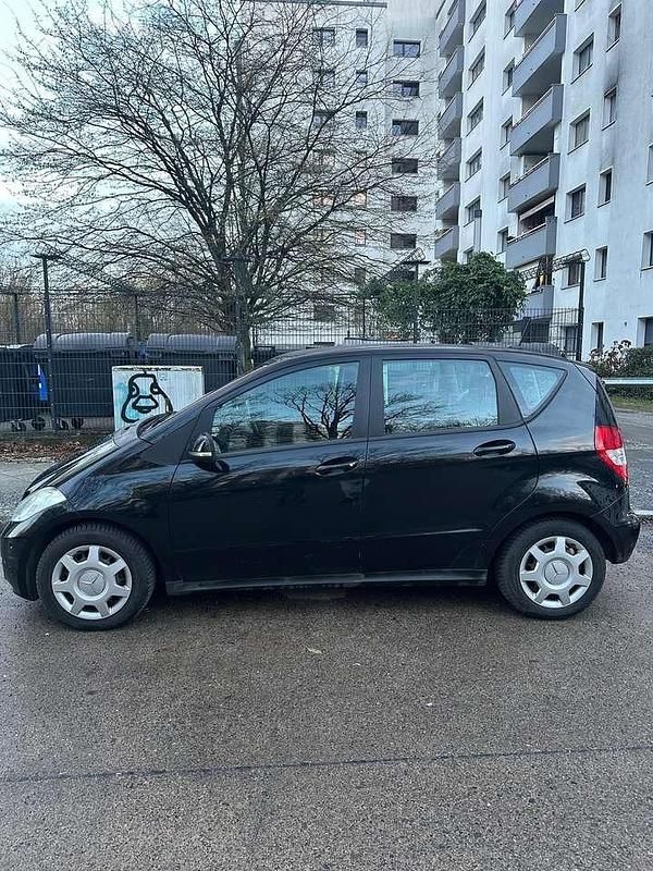 Gebraucht Mercedes A160 95 PS (69 kW) 2010 Schwarz Kleinwagen