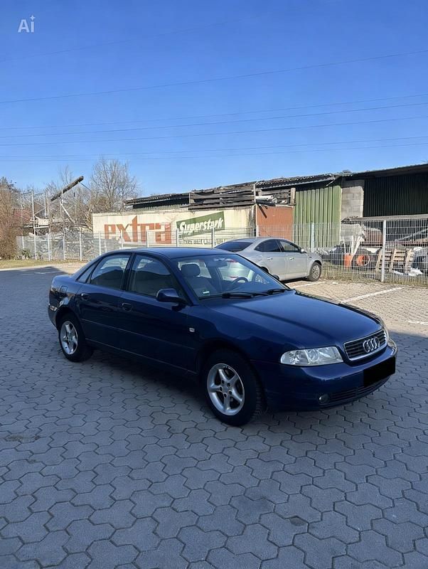 Gebraucht Audi A4 130 PS (95 kW) 2000 Blau Limousine