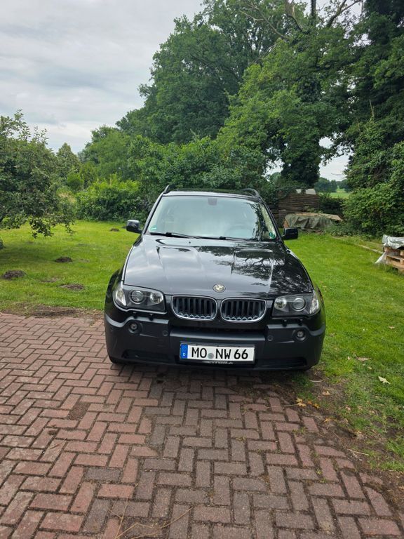Schwarz Gebraucht 2003 BMW X3 SUV | 4.599 € (Etwas zu teuer) - Bild 1/4
