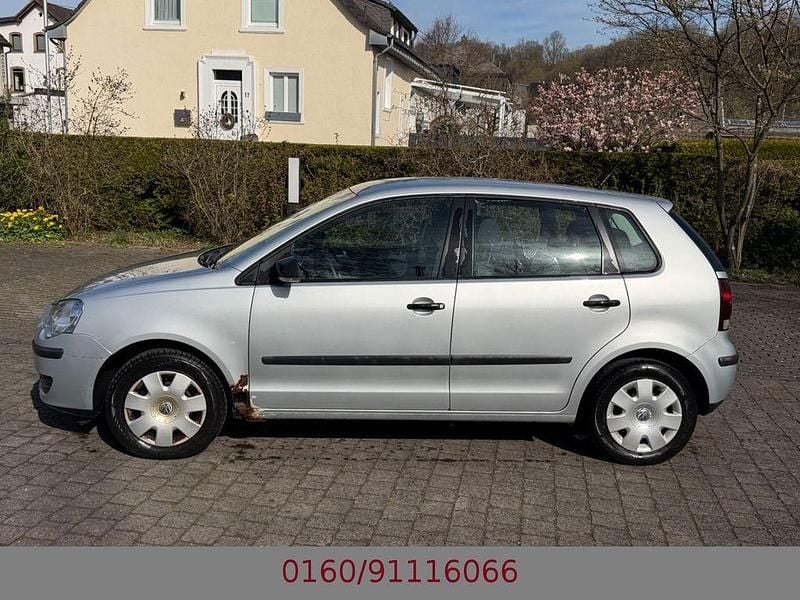 Second-hand VW Polo Trendline 64 CP (47 kW) 2006 Argintiu Hatchback