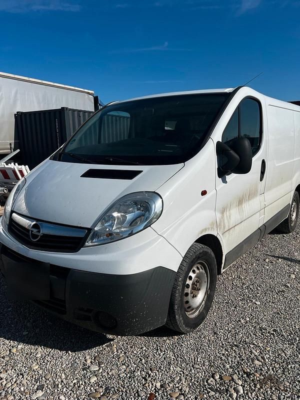 Gebraucht Opel Vivaro 120 PS (88 kW) 2011 Weiß Van / Kleinbus