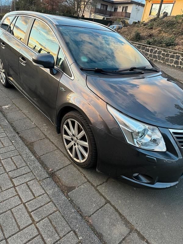 Gebraucht Toyota Avensis 177 PS (130 kW) 2009 Grau Kombi