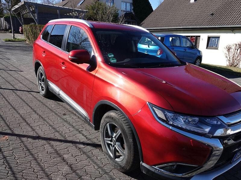 Gebraucht Mitsubishi Outlander Top 150 PS (110 kW) 2018 Rot SUV