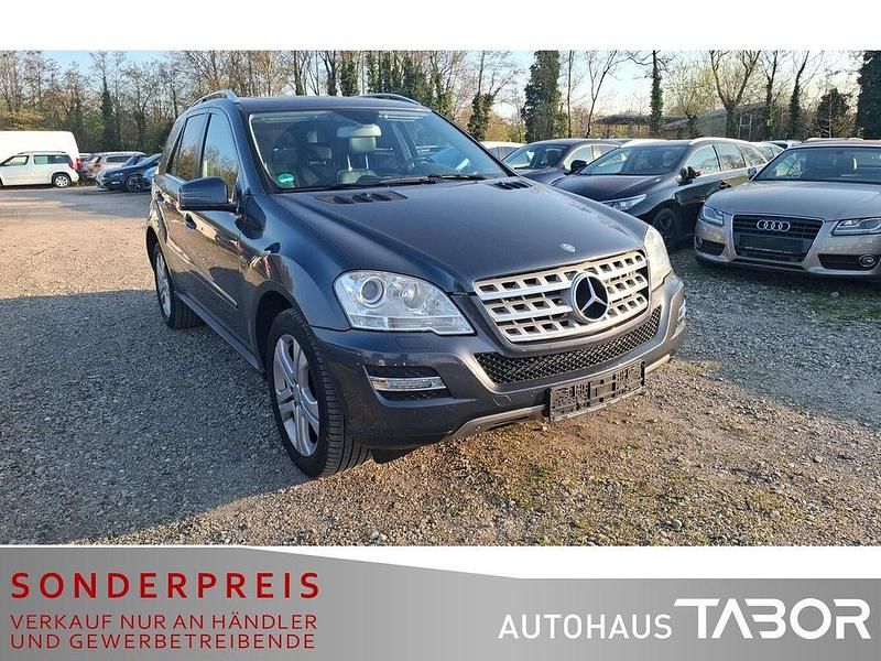 Gebraucht Mercedes ML300 204 PS (150 kW) 2011 Tenoritgrau SUV