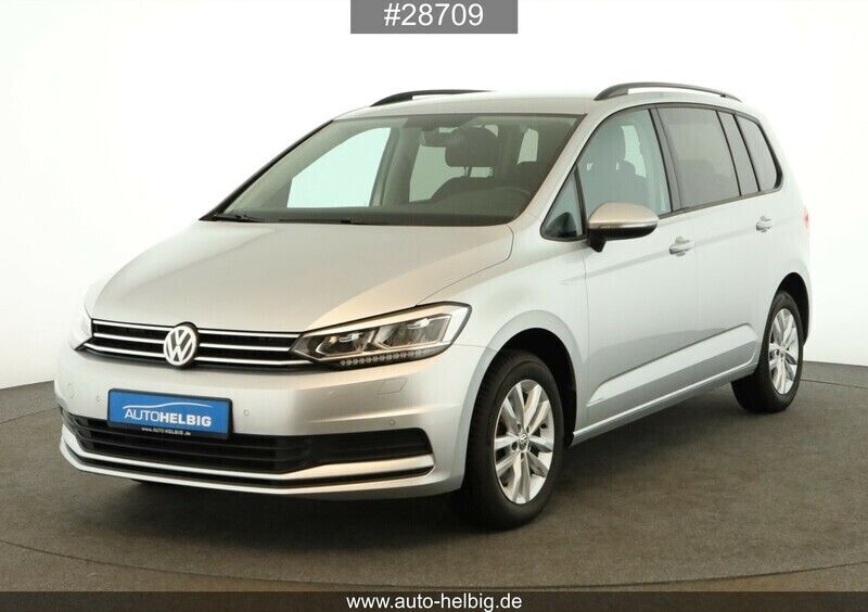 Reflexsilber metallic Gebraucht 2019 VW Touran Comfortline Van / Kleinbus | 20.380 € (Guter Preis) - Bild 1/4